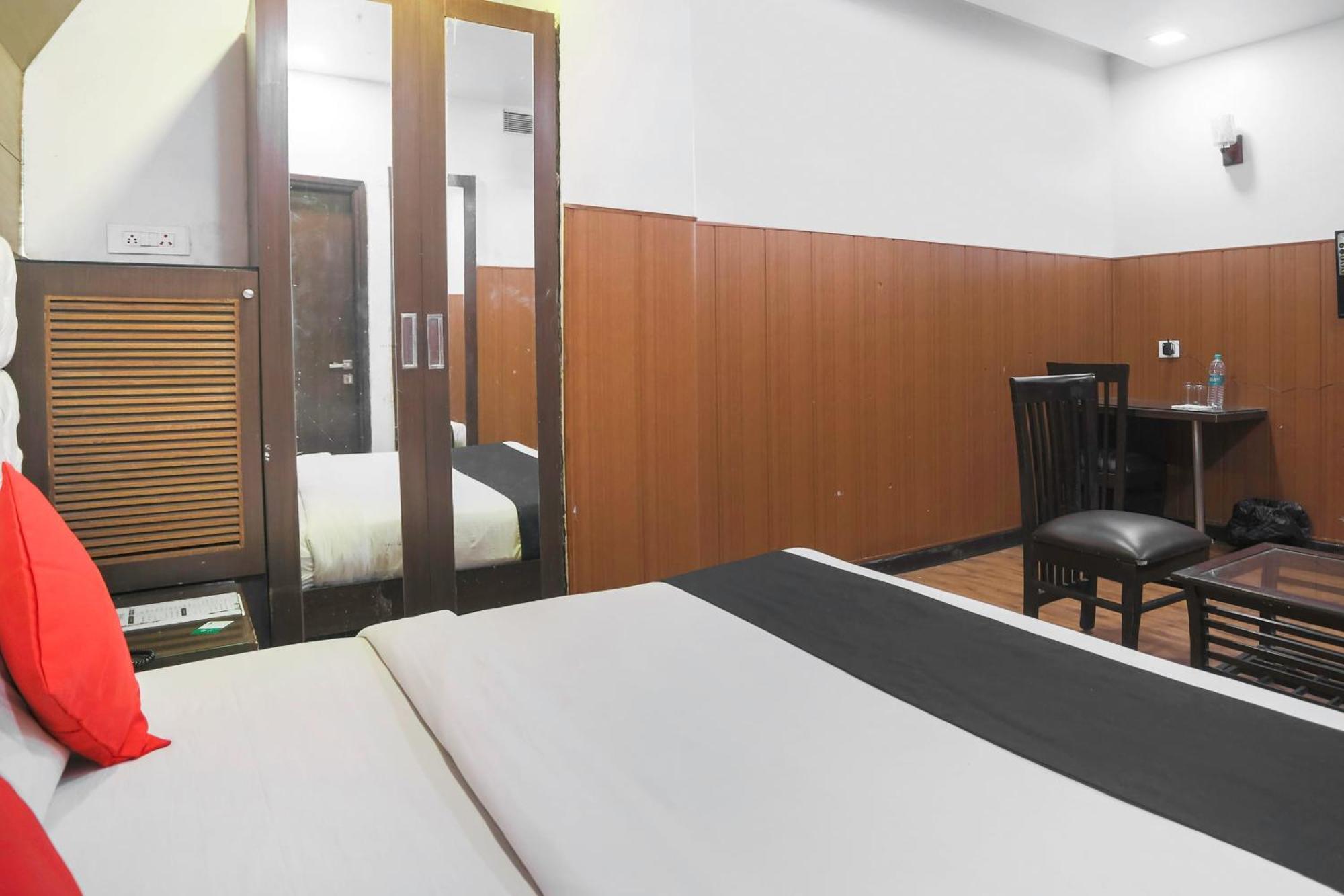 Hotel O Parktel Indirapuram Экстерьер фото