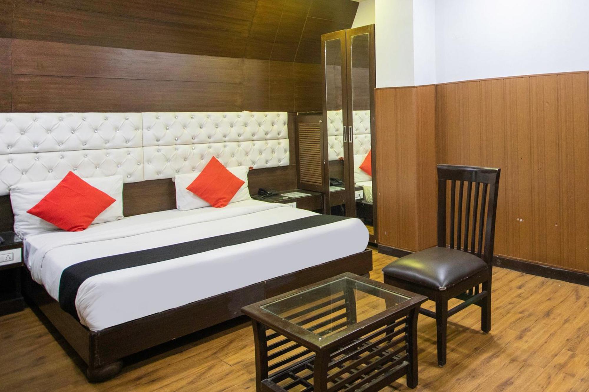 Hotel O Parktel Indirapuram Экстерьер фото